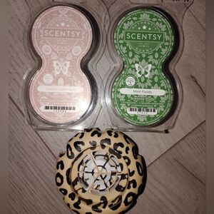 Scentsy Cocoa Cashmere and Mint Fields Pods with Leopard Mini Fan Diffuser NIB